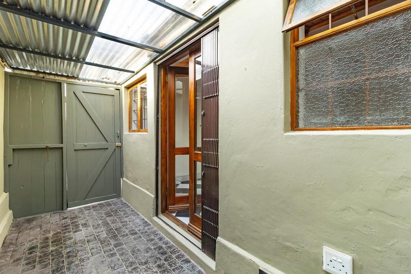5 Bedroom Property for Sale in Observatory Western Cape